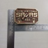 San Antonio Spurs NBA vintage belt buckle – with ruler for size