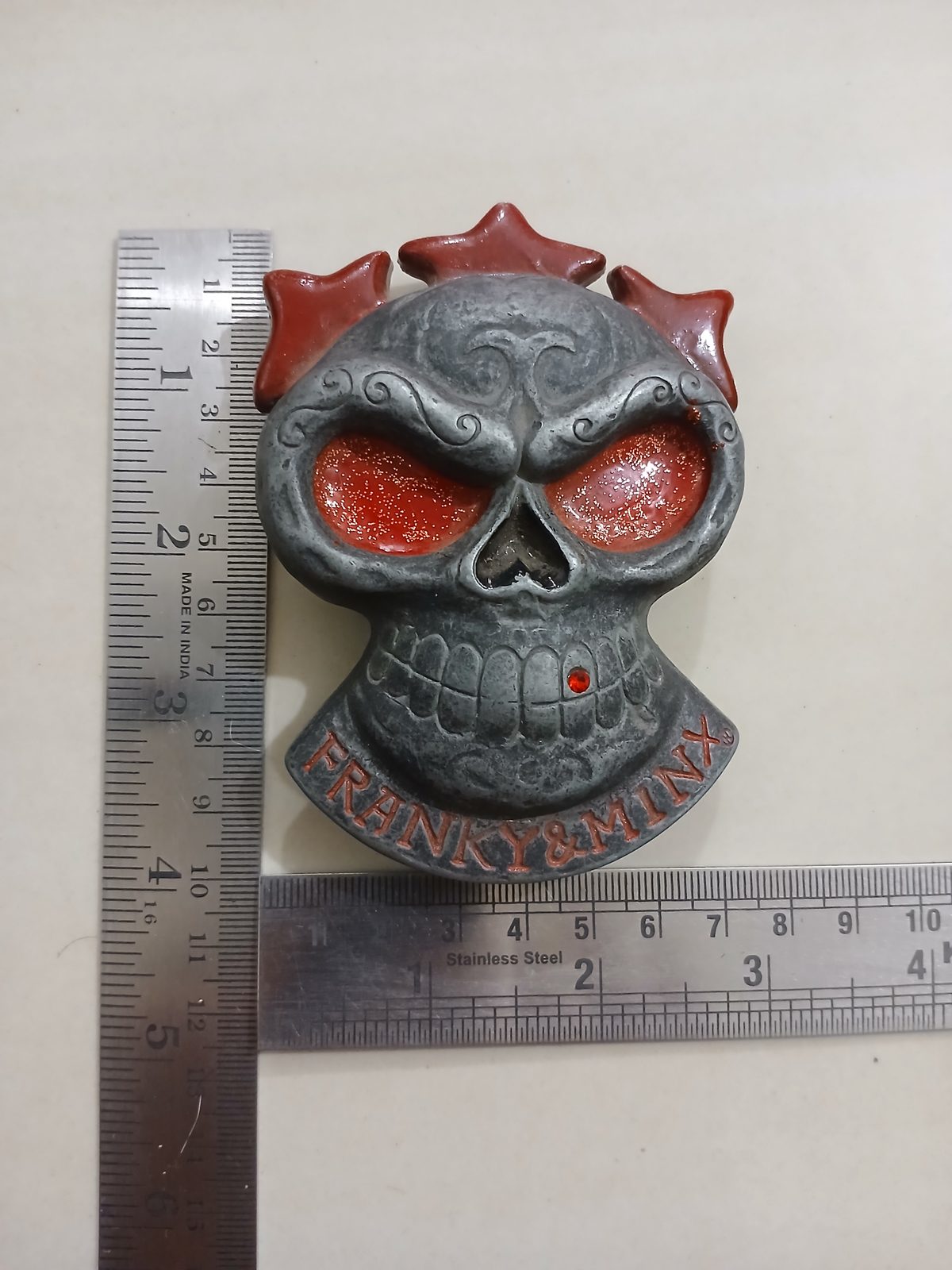 Skull Red Eyes Vintage Belt Buckle – With ruler for size Skull Red Eyes vintage belt buckle – with ruler for size