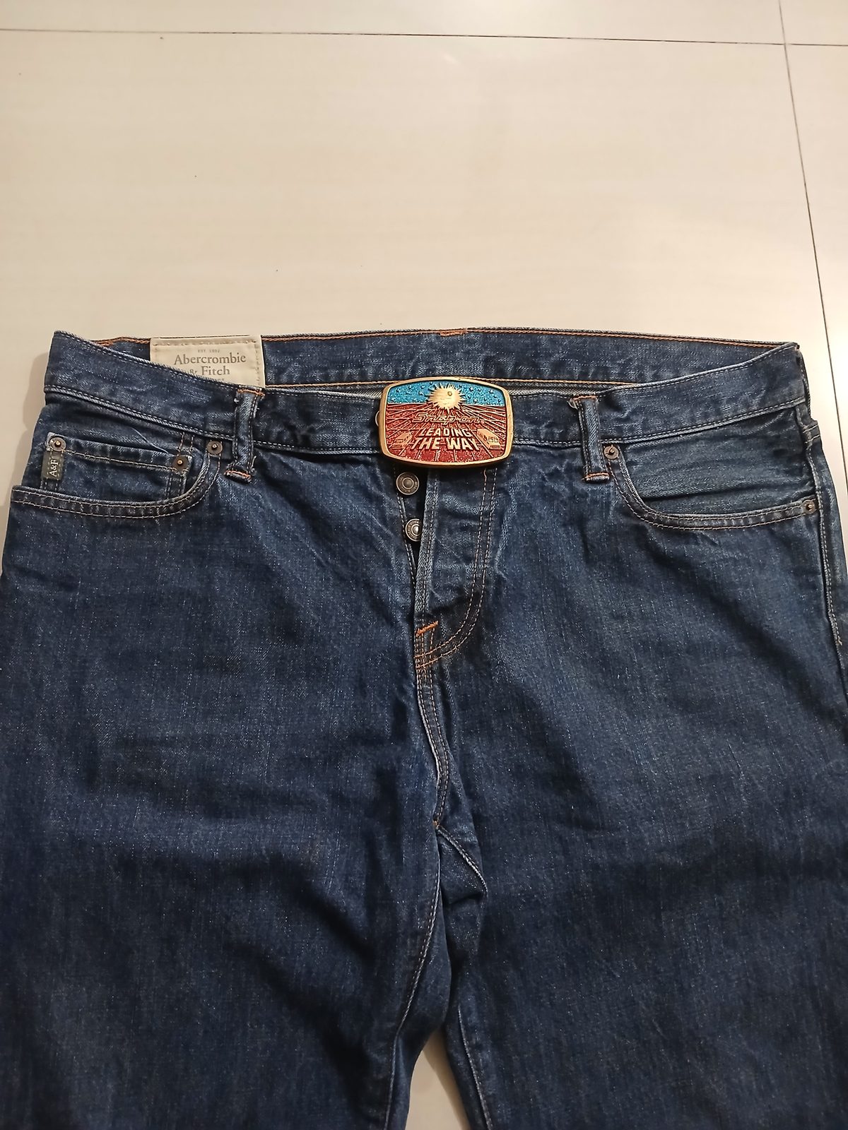 Snap-on Leading The Way Vintage Belt Buckle – Worn on belt with jeans Snap-on Leading The Way vintage belt buckle – worn on belt with jeans