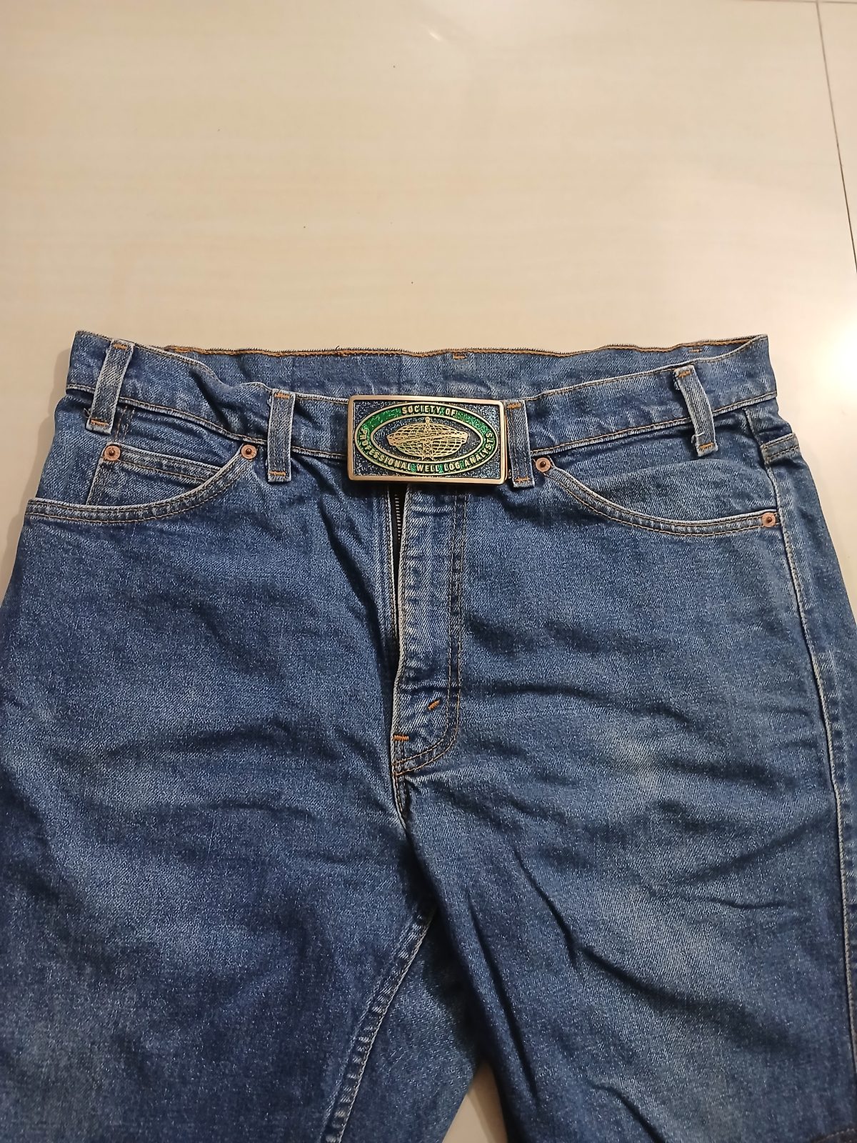 Society of Professional Well Log Analysts Vintage Belt Buckle – Worn on belt with jeans Society of Professional Well Log Analysts vintage belt buckle – worn on belt with jeans