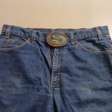 South Dakota Mount Rushmore vintage belt buckle – worn on belt with jeans