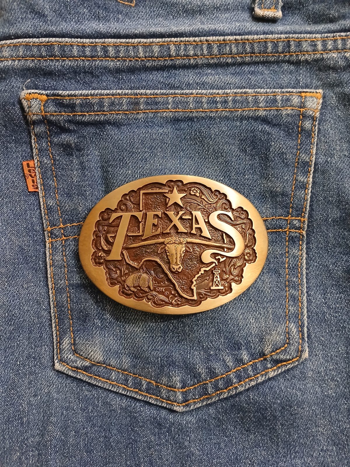 Texas Longhorn Map Vintage Belt Buckle – On jeans back pocket Texas Longhorn Map vintage belt buckle – on jeans back pocket