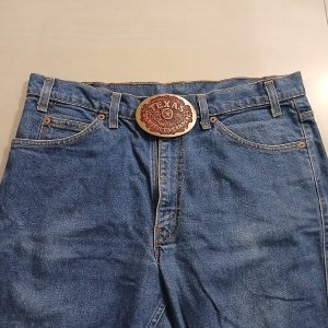Texas Sesquicentennial 1836-1986 vintage belt buckle – worn on belt with jeans