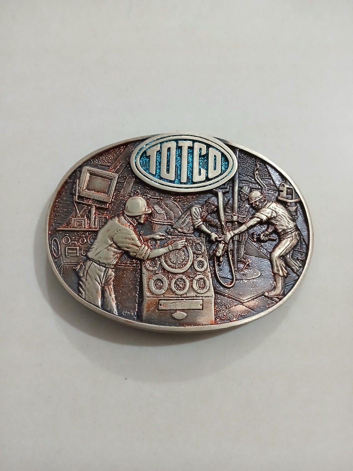 Totco Oil Workers Vintage Belt Buckle – Front view Totco Oil Workers vintage belt buckle – front view