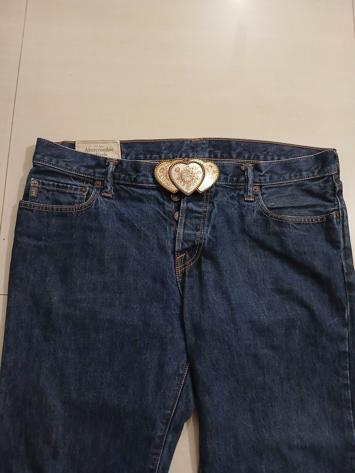 Triple Heart Floral Vintage Belt Buckle – Worn on belt with jeans Triple Heart Floral vintage belt buckle – worn on belt with jeans