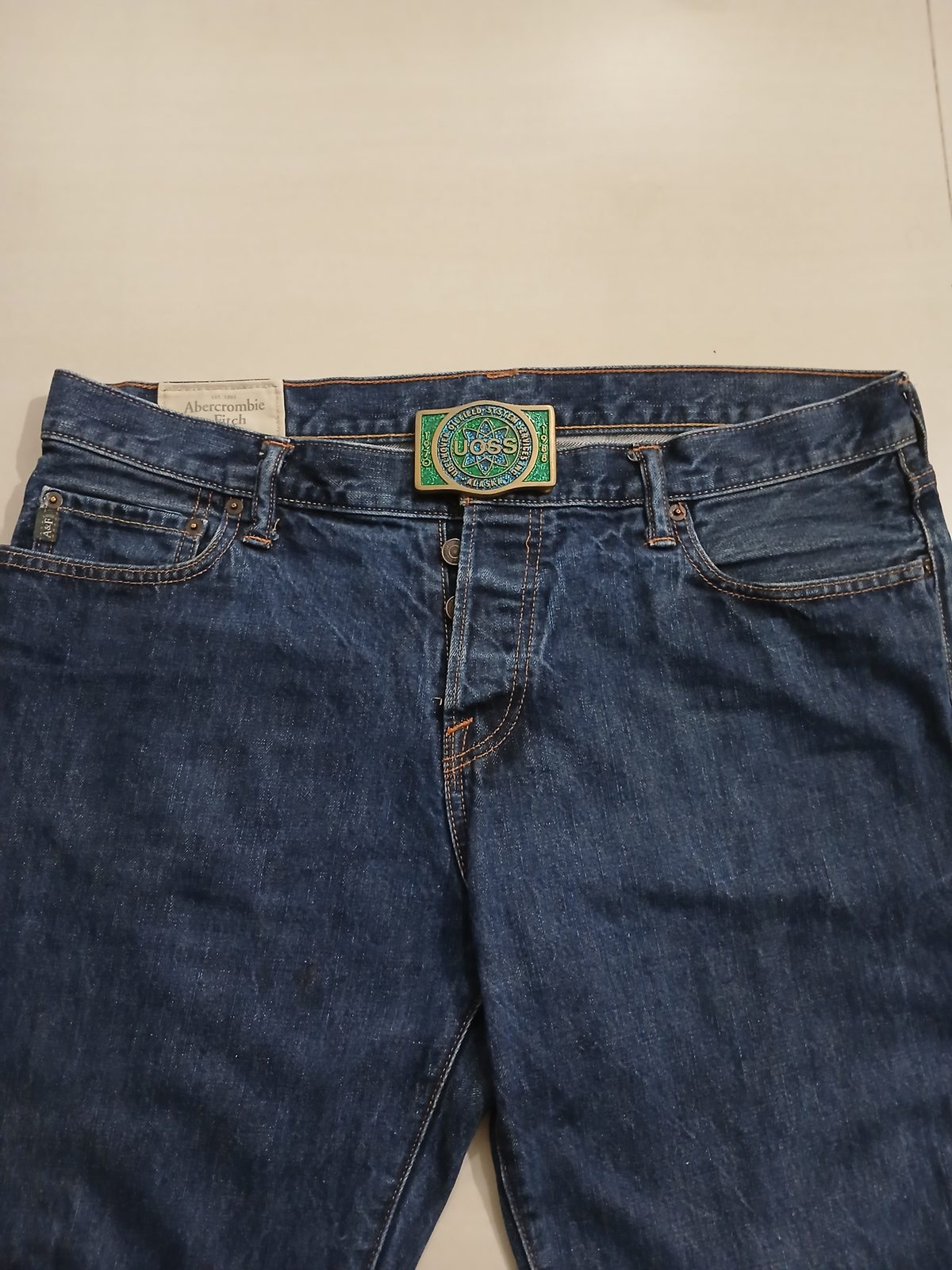 UOSS Udelhoven Oilfield Alaska Vintage Belt Buckle – Worn on belt with jeans UOSS Udelhoven Oilfield Alaska vintage belt buckle – worn on belt with jeans