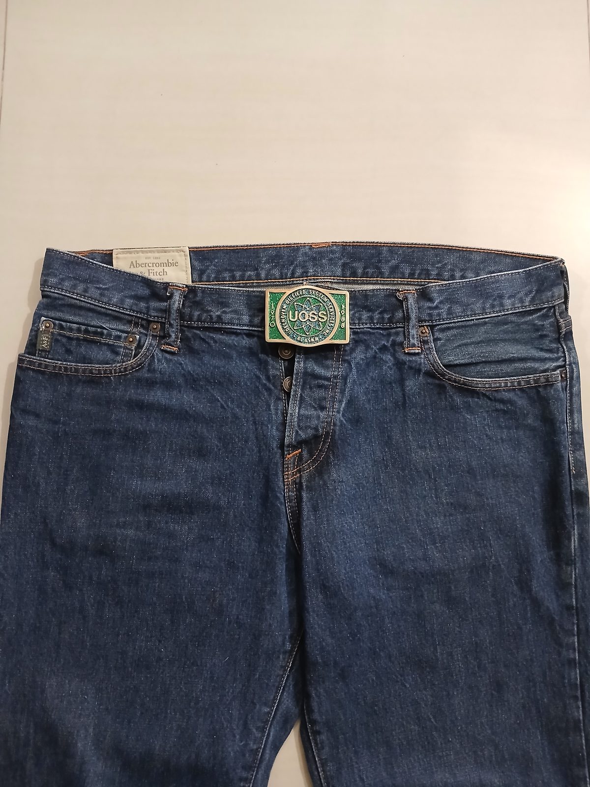UOSS Udelhoven Oilfield Alaska Vintage Belt Buckle – Worn on belt with jeans UOSS Udelhoven Oilfield Alaska vintage belt buckle – worn on belt with jeans