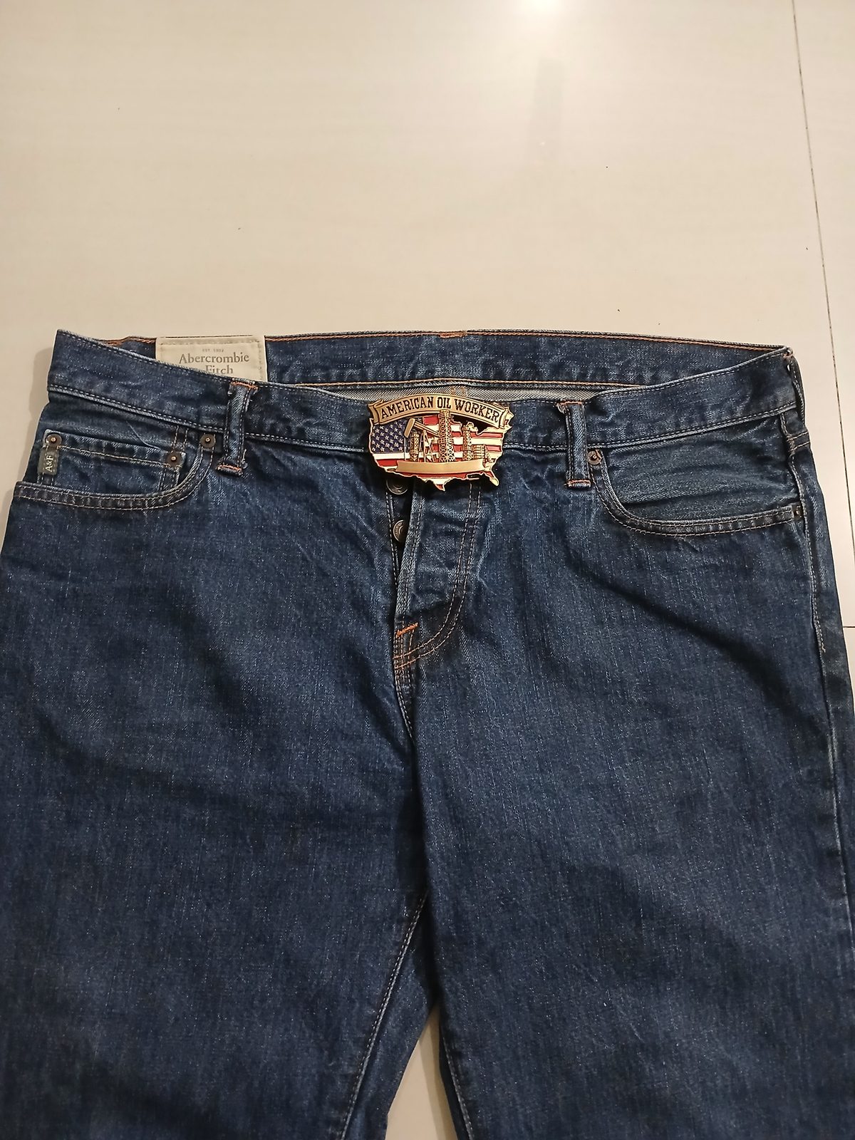 USA Flag Oil Rigs Vintage Belt Buckle – Worn on belt with jeans USA Flag Oil Rigs vintage belt buckle – worn on belt with jeans