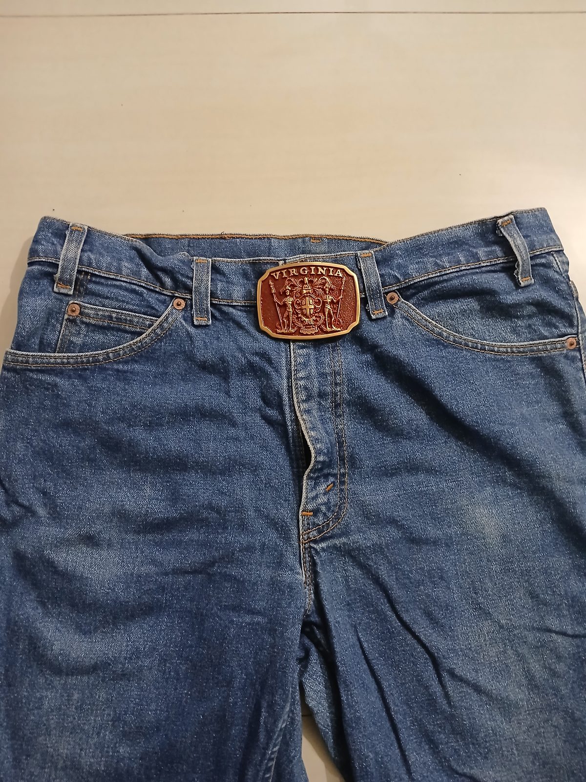 Virginia Coat of Arms Vintage Belt Buckle – Worn on belt with jeans Virginia Coat of Arms vintage belt buckle – worn on belt with jeans