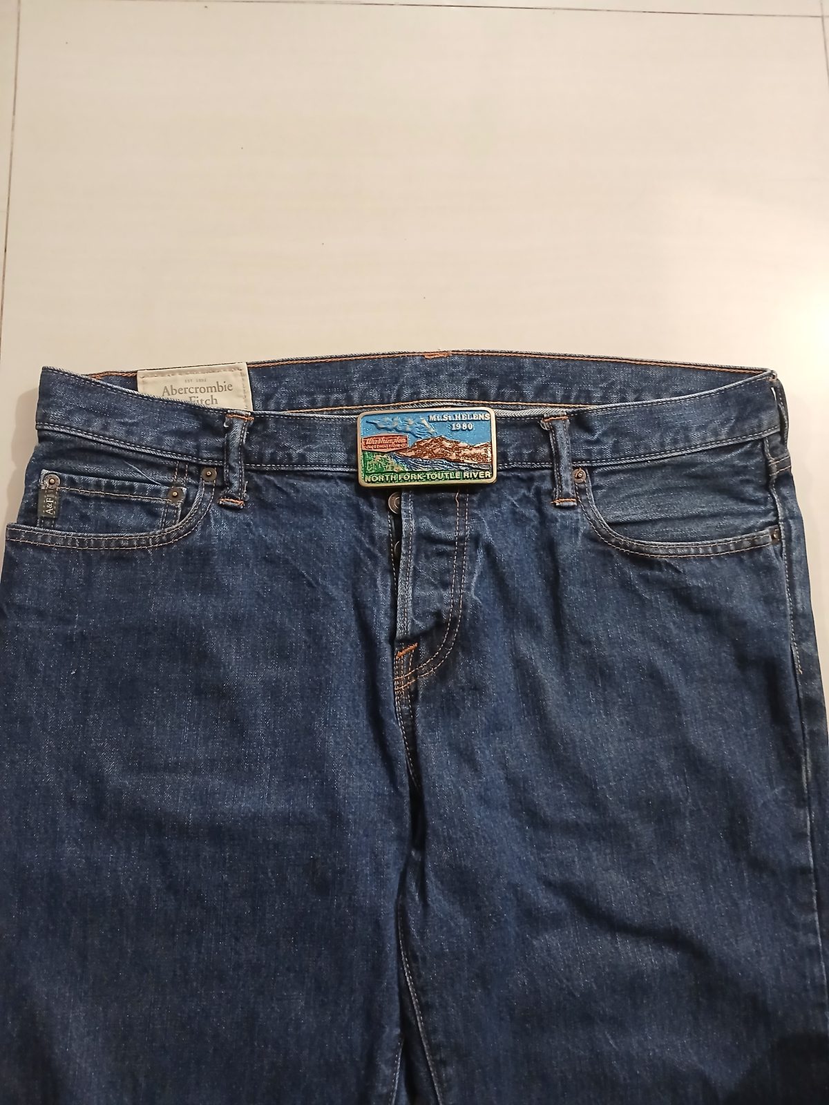 Washington Construction North Fork Toutle River Vintage Belt Buckle – Worn on belt with jeans Washington Construction North Fork Toutle River vintage belt buckle – worn on belt with jeans
